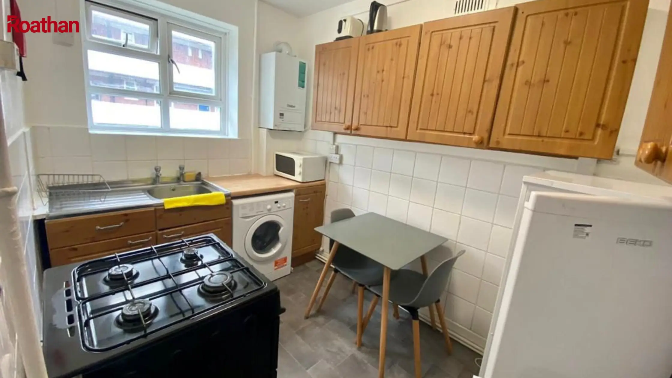 3 Bedroom Flat to Rent in Clapham C., SW2 4AR  – £3,000 PCM