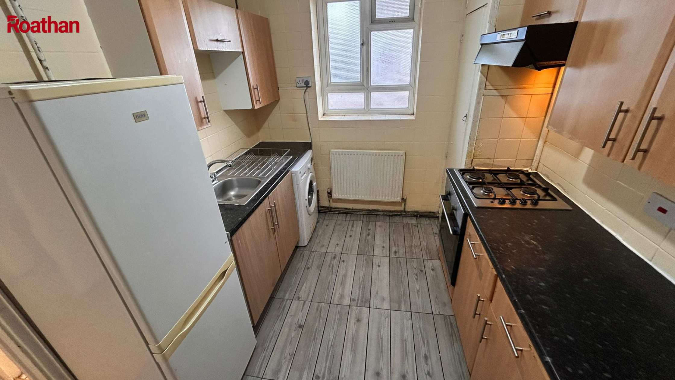 3 Bedrooms Flat to Rent in Streatham , SW2 4AR – £2,300 PCM