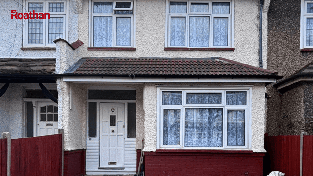 3 Bedroom Flat for Rent in Linden Avenue (£ 2,650 pcm)